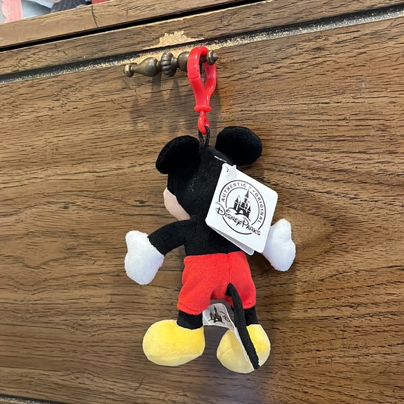 Set of Disney keychains/backpack clips - Picture 5 of 12